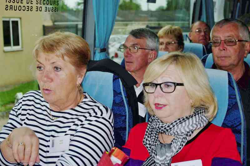2_IMGP5994 (Balvay).jpg - ... en bus...